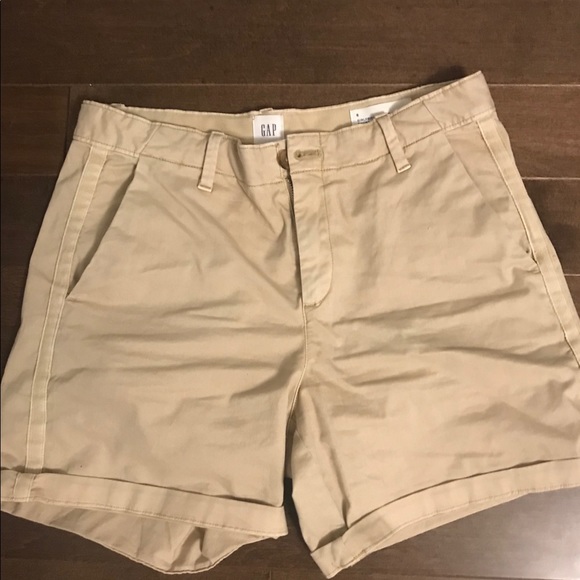 Khaki girlfriend shorts, mid-length and stretchy - Picture 1 of 4